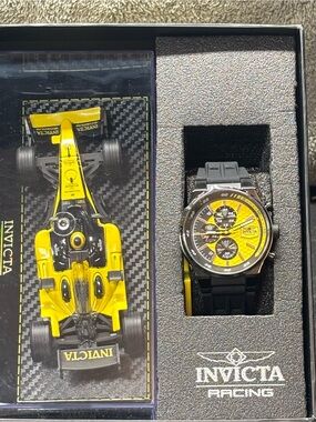 Invicta Special Edition Racing Car with Invicta Racing Campier Men’s Watch 44 mm